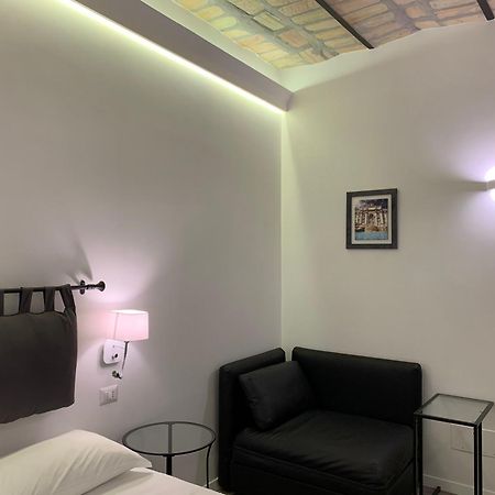 Luxury Rooms Near Colosseum Rzym Pokój zdjęcie