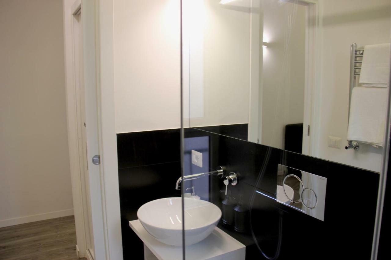 Luxury Rooms Near Colosseum Rzym Zewnętrze zdjęcie